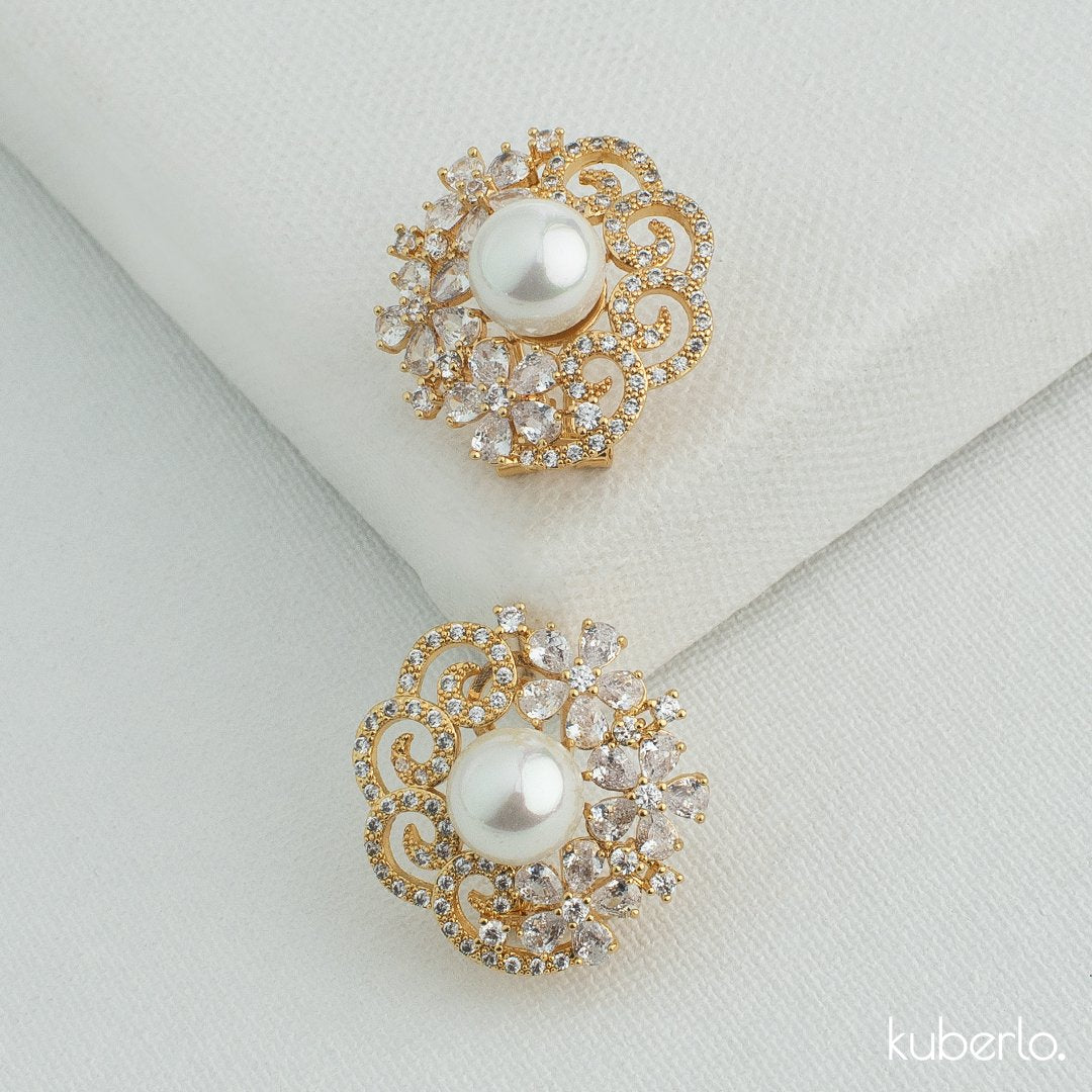 Stella Crystal Studs Gold - Kuberlo - Best Gift for - Imitation Jewellery - Designer Jewellery - one gram gold - fashion jewellery