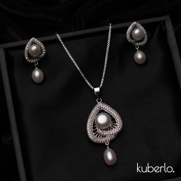 Raaga Pendant Set - Kuberlo - Best Gift for - Imitation Jewellery - Designer Jewellery - one gram gold - fashion jewellery