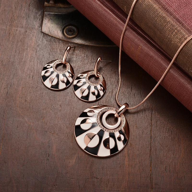 Cheeta Pendant Set - Kuberlo - Best Gift for - Imitation Jewellery - Designer Jewellery - one gram gold - fashion jewellery