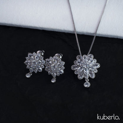 Flora Necklace - Kuberlo - Best Gift for - Imitation Jewellery - Designer Jewellery - one gram gold - fashion jewellery